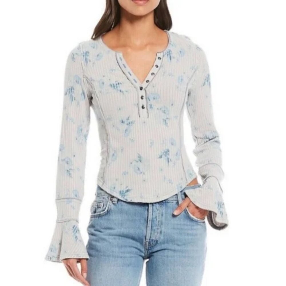 Free People Layer Me Henley Top Medium Floral Bell Sleeves Grey Combo Ribbed EUC